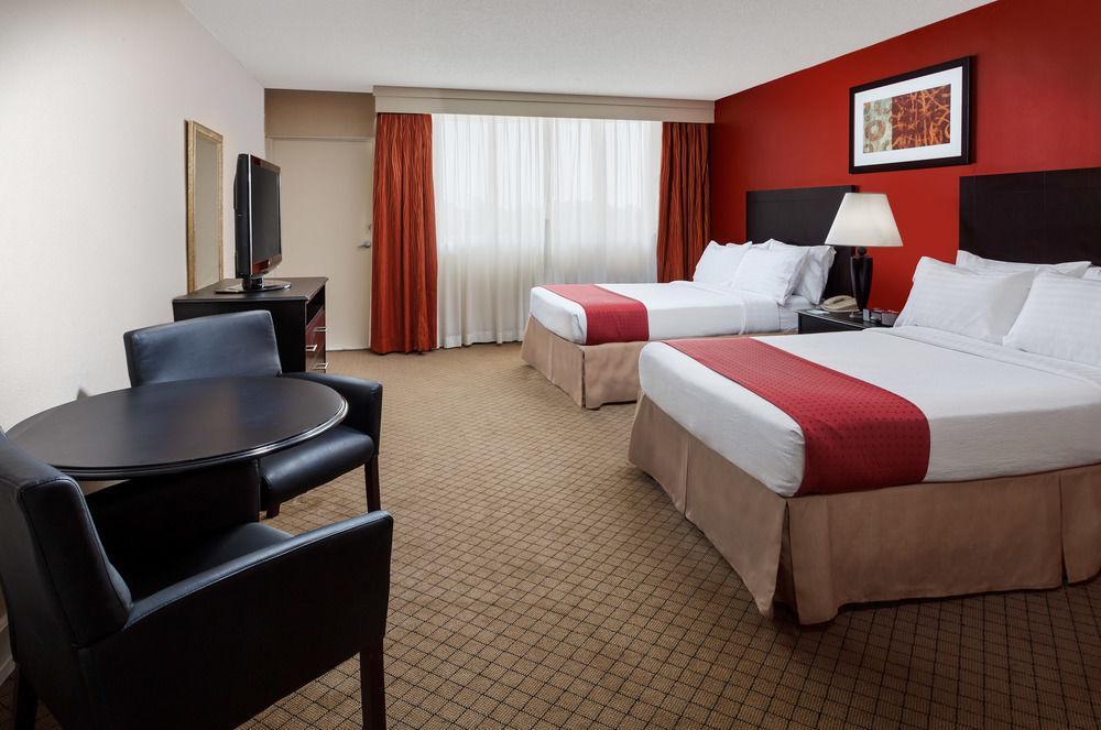 Baymont By Wyndham Fayetteville Fort Bragg Area Extérieur photo