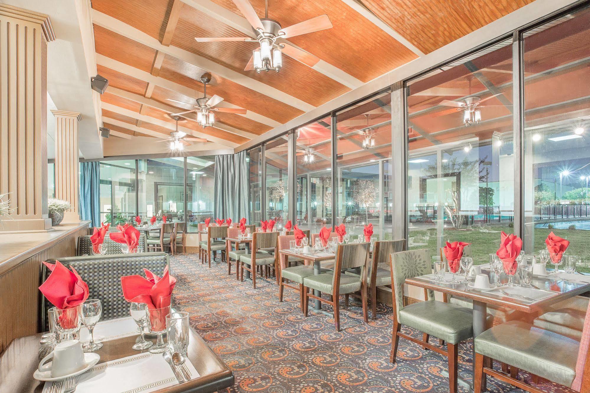 Baymont By Wyndham Fayetteville Fort Bragg Area Extérieur photo