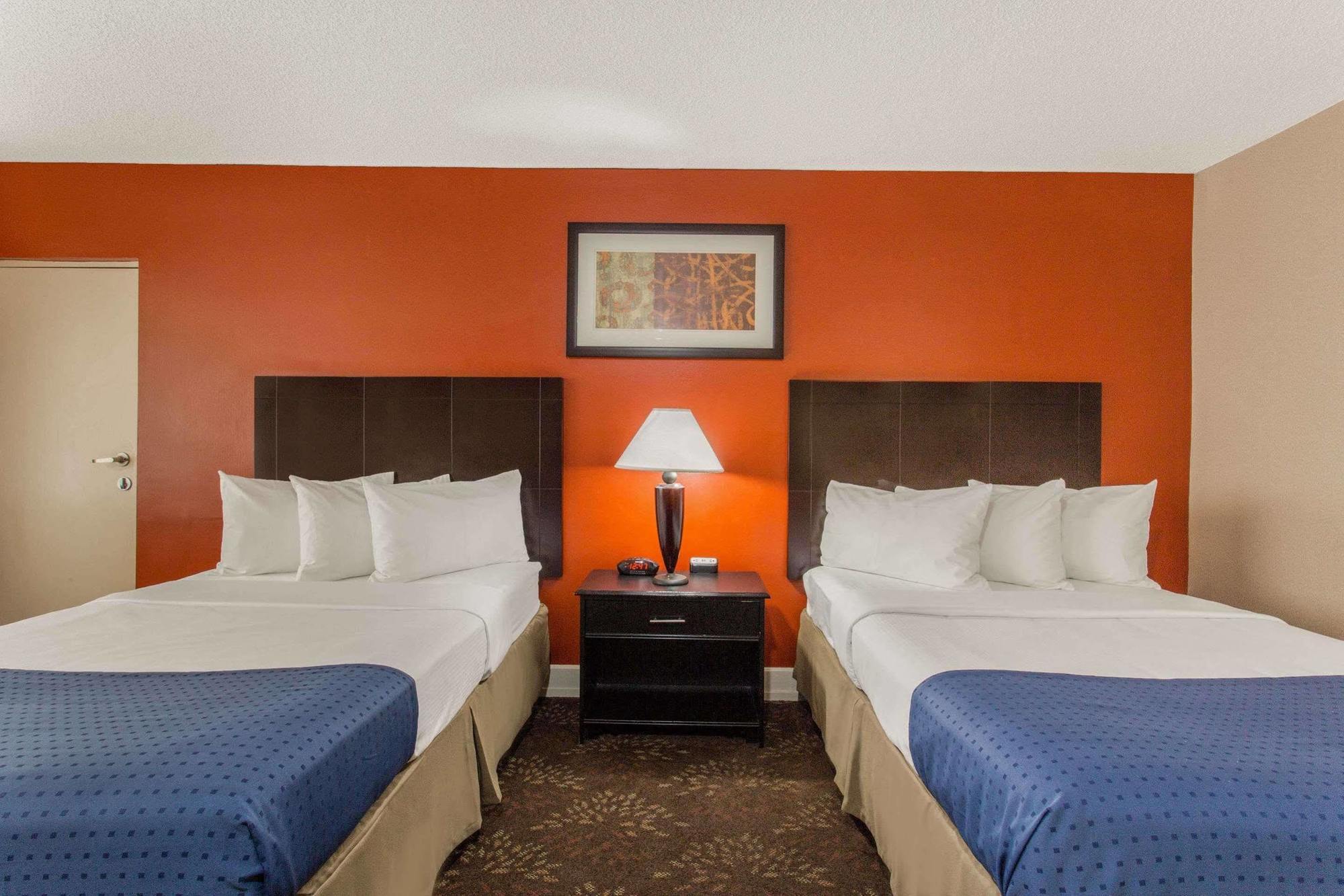 Baymont By Wyndham Fayetteville Fort Bragg Area Extérieur photo